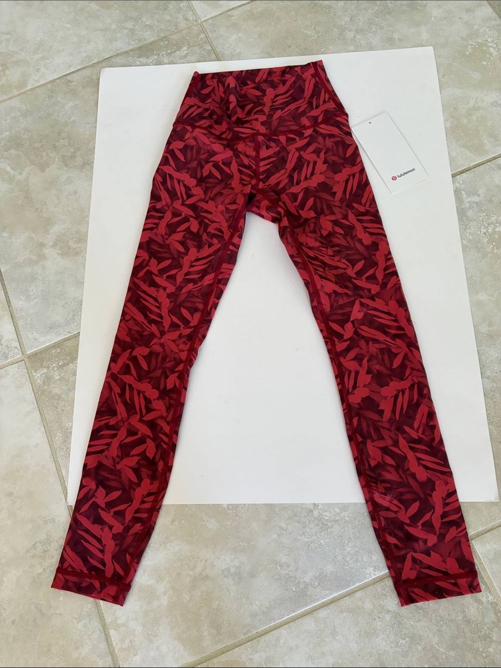 NWT lululemon Women’s Size 2 Redish Leaf-Print High-Waist Leggings